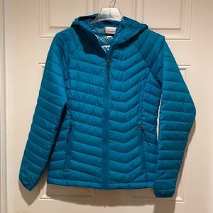 Columbia size small lightweight, hooded jacket